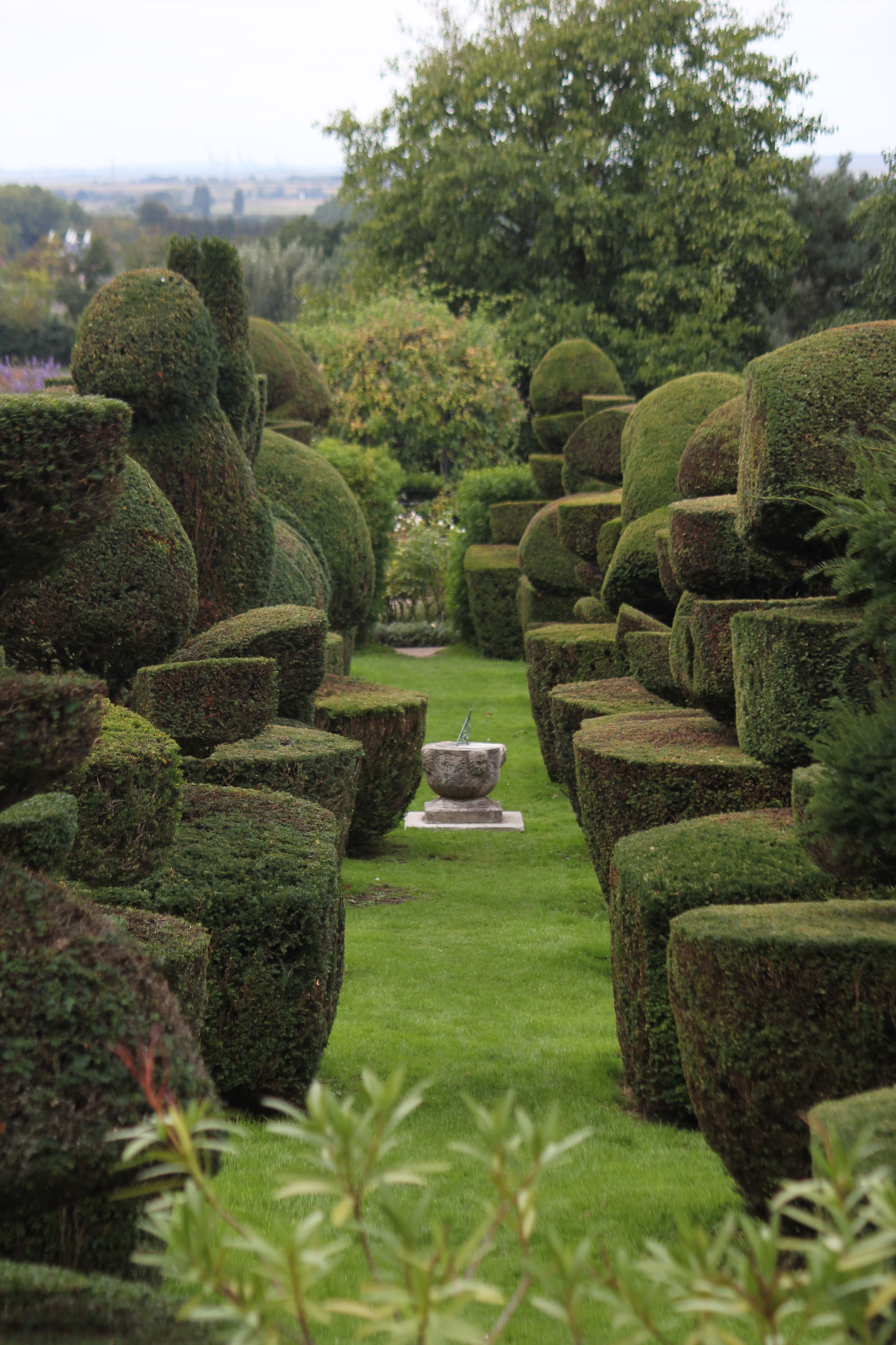 Terraced lawns and rose gardens at Mount Ephraim